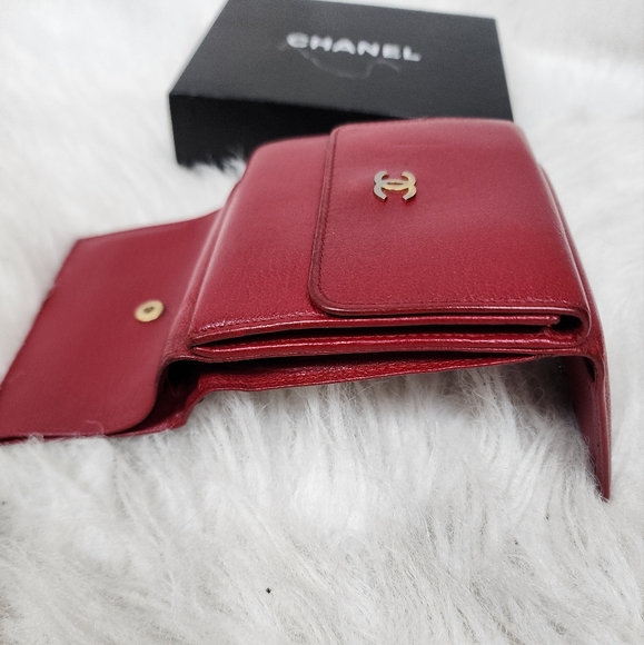 💯 % Authentic Vintage Chanel  red Leather Wallet - Picture 13 of 16